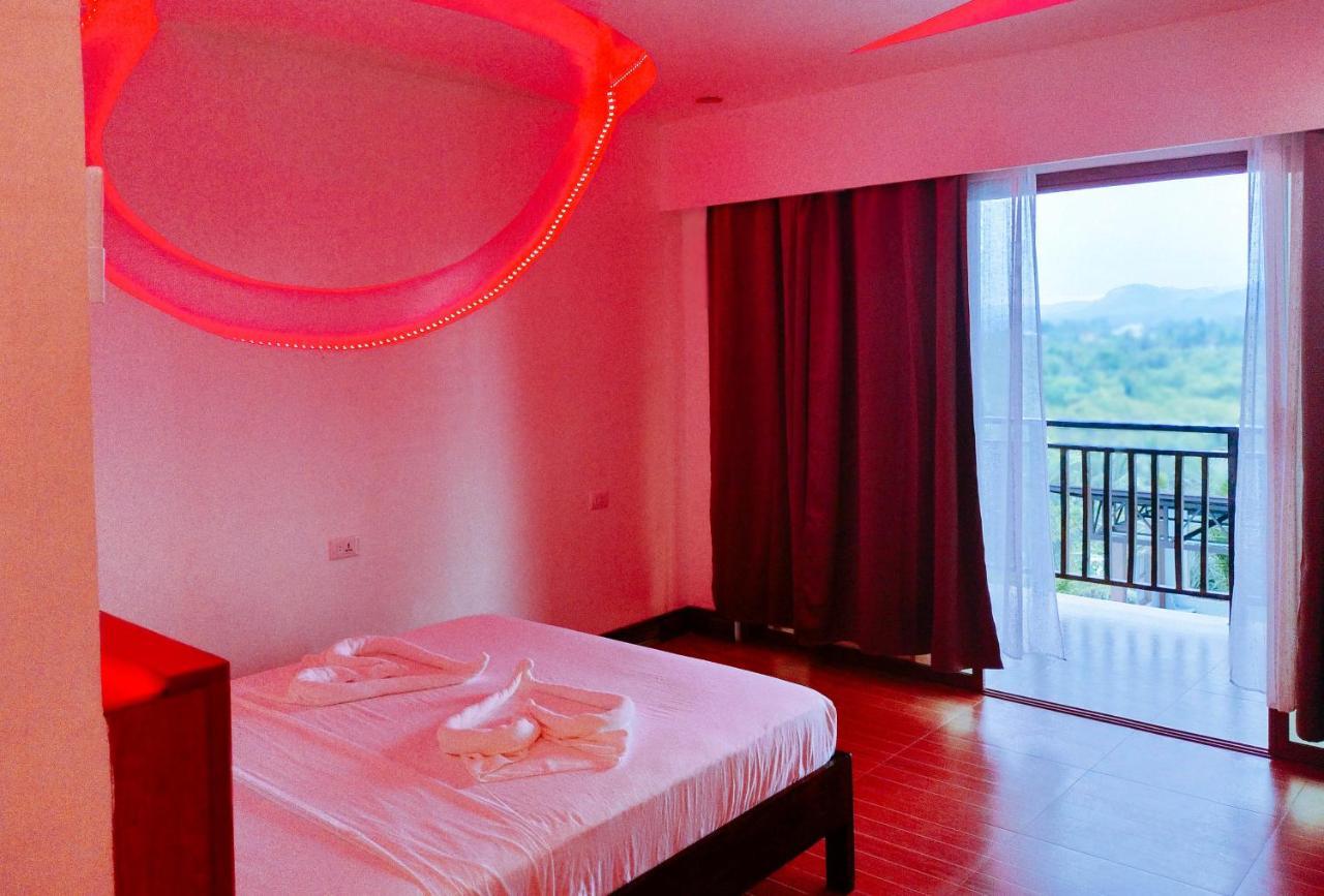 Reddoorz @ Sun Kissed Resort Guindulman アンダ エクステリア 写真